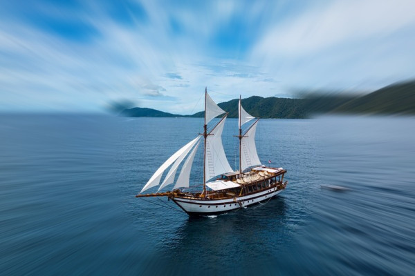 Charter noturno de luxo em Komodo Indonésia
