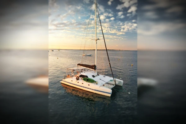 Luxury catamaran half-day charter offer San-Bernardo Colombia