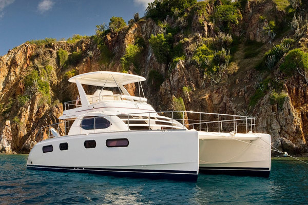 Leopard catamaran charter offer Rosario-Islands Colombia