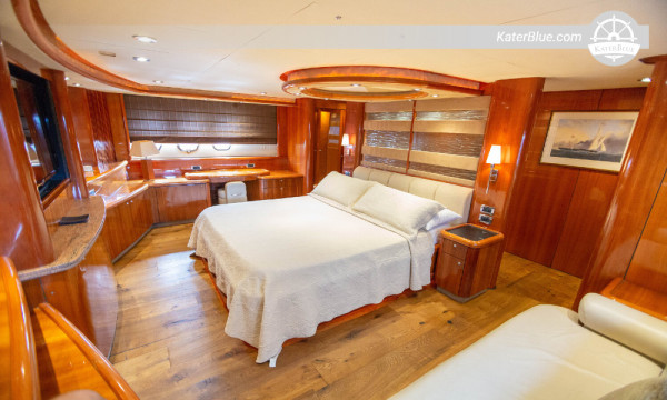 Sunseeker yacht day charter Cartagena Colombia