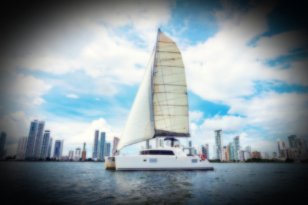Luxury catamaran day charters Playa-Blanca Colombia
