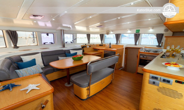 Skippered half day charter offer Cholon Colombia