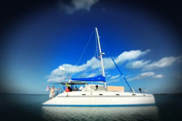 Skippered half-day charter offer Cholon Colombia