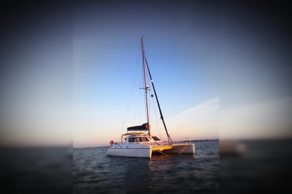 Skippered half-day charter offer Gairaca Colombia