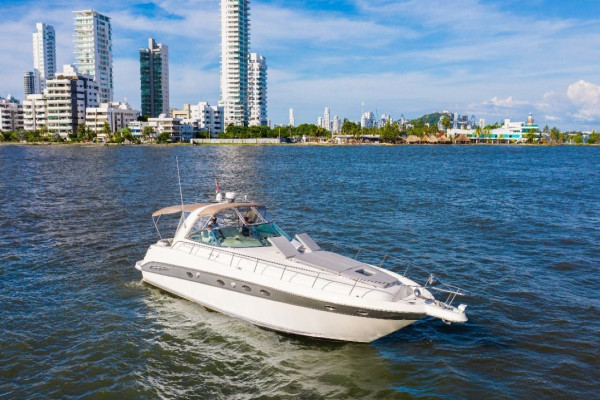 Sea Ray yacht day charter Cartagena Colombia