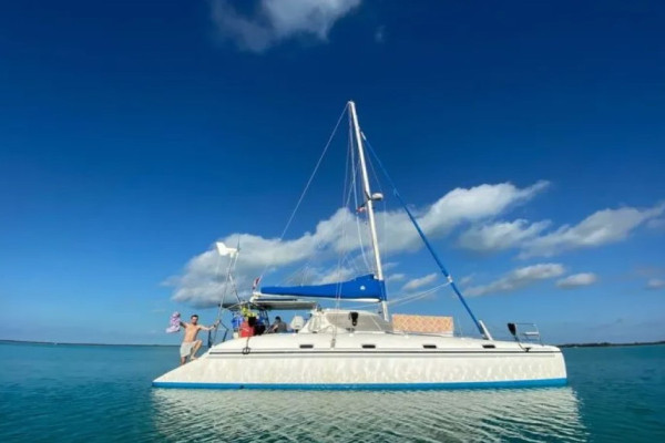 Skippered day charter offer Cholon Colombia
