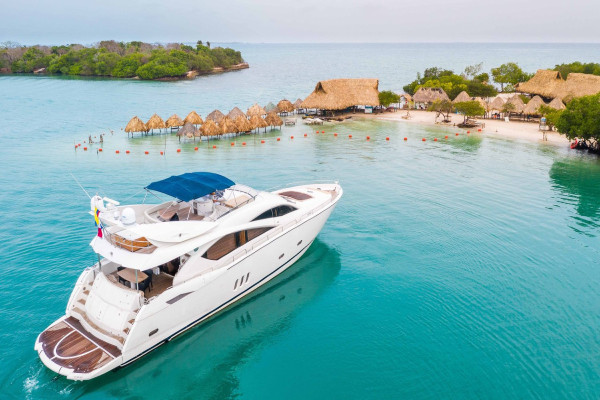 Pronájem jachty Sunseeker s kapitánem v Tierra-Bomba, Kolumbie