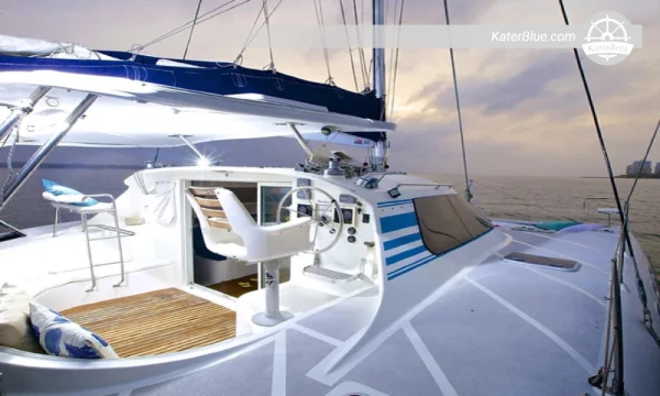 Luxury skippered half-day charter Concha Colombia