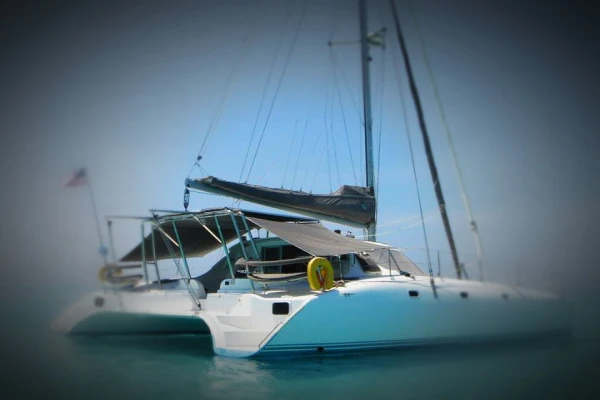 Luxury skippered half-day charter Concha Colombia