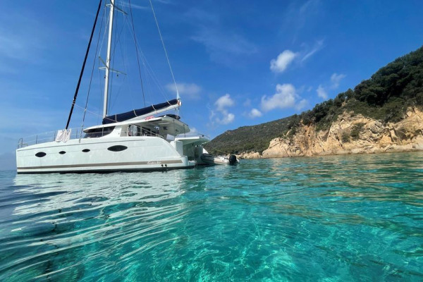 Overnight catamaran charter offer Isla-Verde Panama