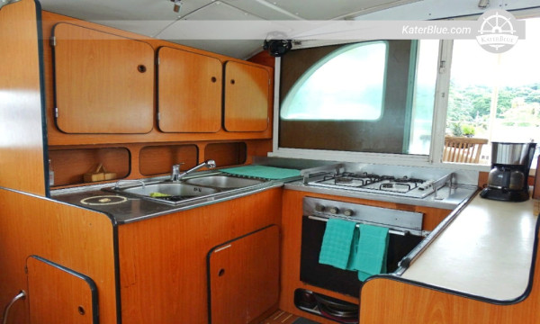 Luxury crewed day charter Nargana Panama