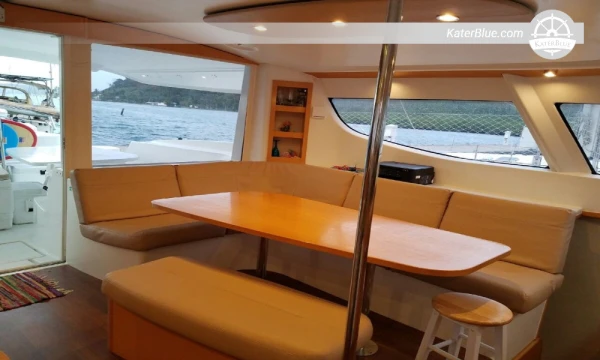 Luxury yacht overnight charter San-Blas Panama