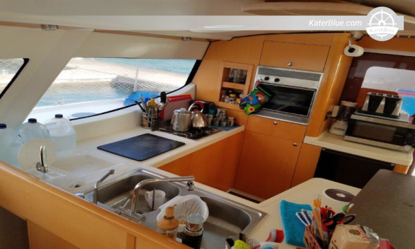 Luxury yacht overnight charter Waisaladup Panama