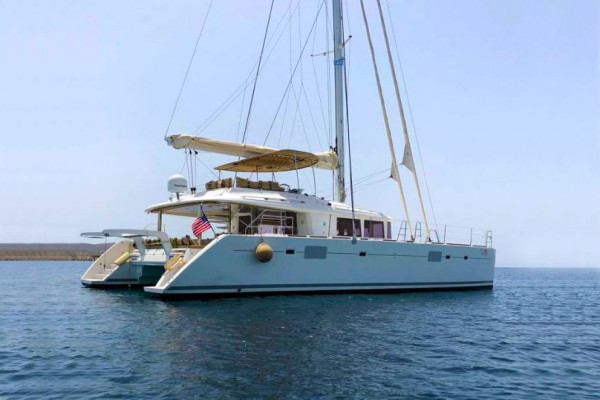 Lagoon catamaran day charter Hollandes-Cays Panama