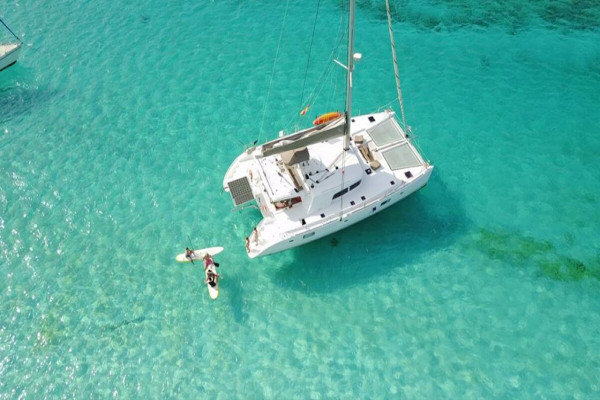 Luxury overnight catamaran charter Chichime-Cays Panama