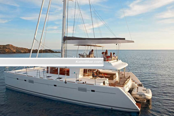 Catamaran luxury day charter Isla-Perro Panama