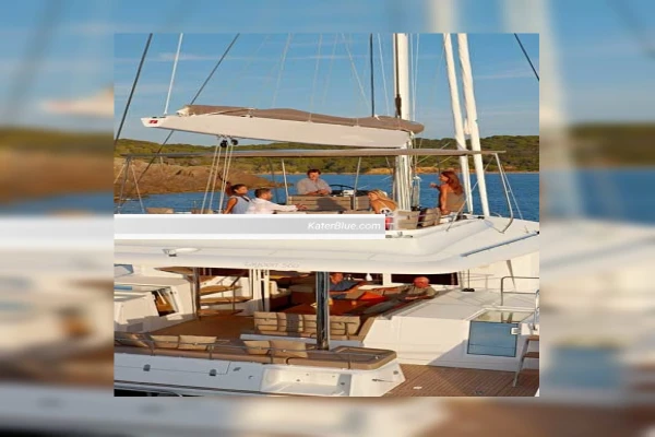 Lagoon catamaran luxury charter offer Pelican-Island Panama