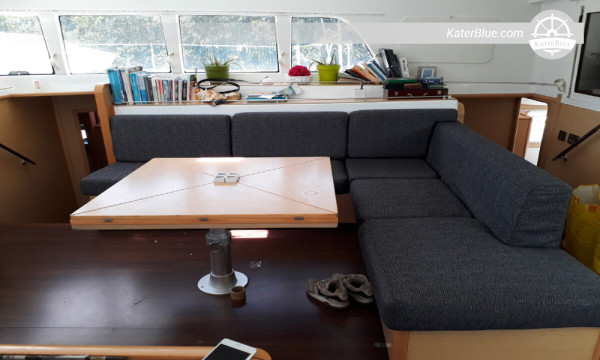 Luxury catamaran overnight charter offer Isla-Perro Panama