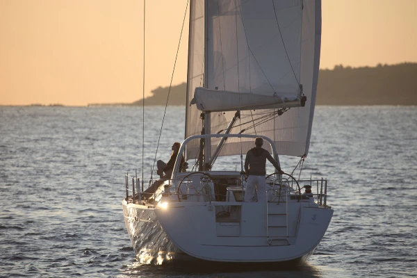Luxury vessel overnight charter offer Cayos-Kuanidup Panama