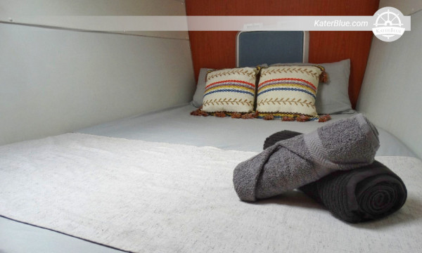 Luxury crewed day charter Nargana Panama