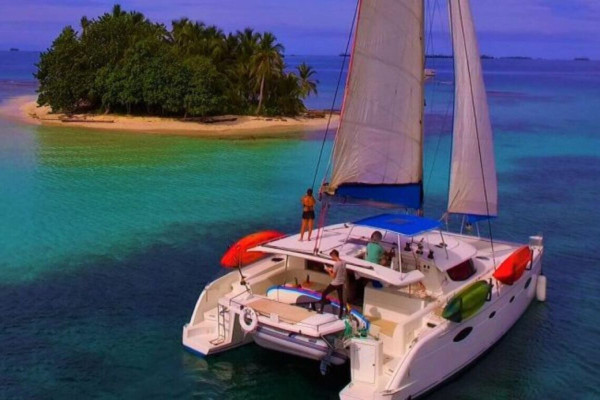 Overnight catamaran charter offer Chichime-Cays Panama