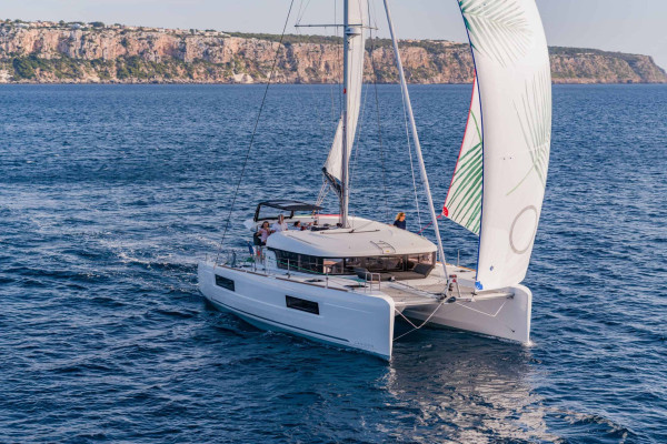 Catamaran luxury day charter Isla-Perro Panama