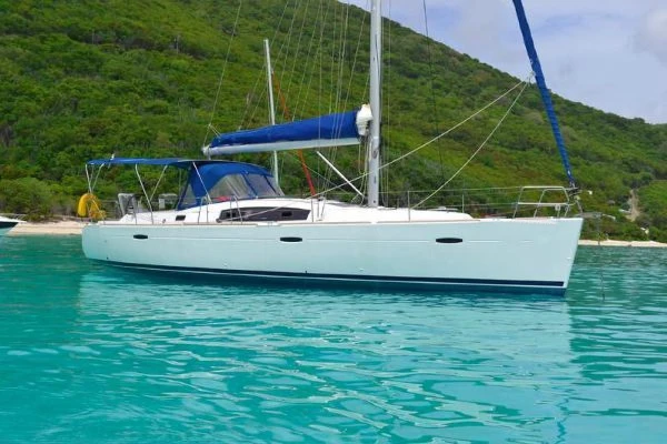 Sailing vessel luxury charter offer Isla-Linton Panama