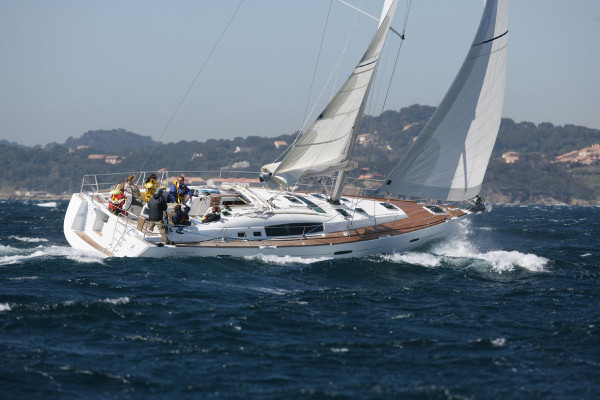 Sailing yacht overnight charter Holandeses Panama