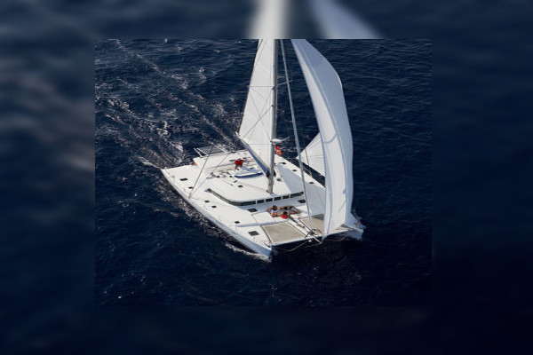 Luxury overnight catamaran charter Holandeses Panama