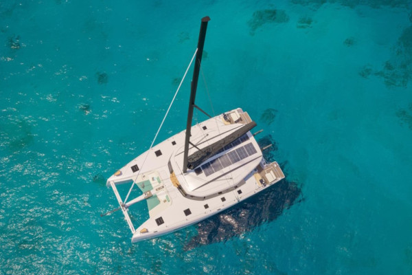 Luxury vessel overnight charter Isla-Verde San-Blas Panama