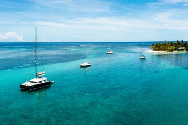 Fully catered overnight catamaran charter San-Blas Panama