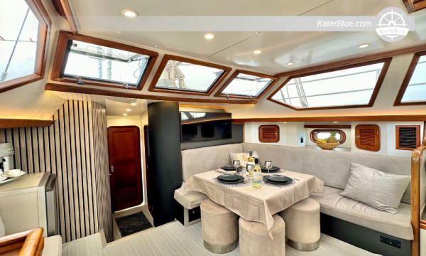 Fully catered monohull overnight charter Isla-Perro Panama