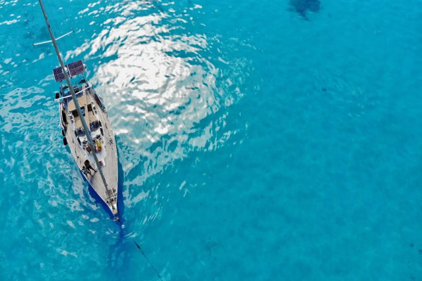 Fully equipped monohull charter Caledonian-Island Panama