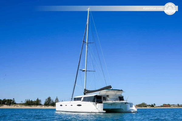 Catamaran fully catered charter offer Isla-Pelicano Panama