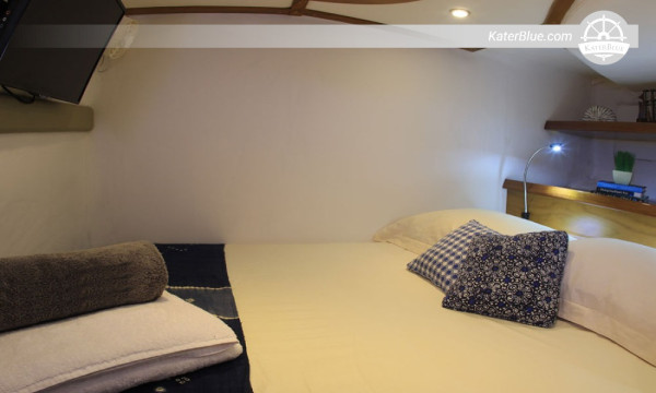 Fully catered catamaran day charter Lembongan Bali