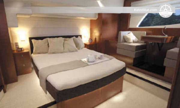 Luxury motor yacht day charter Virginia-Key Miami