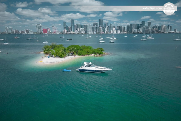 Luxury vessel skippered charter Biscayne-Bay Miami