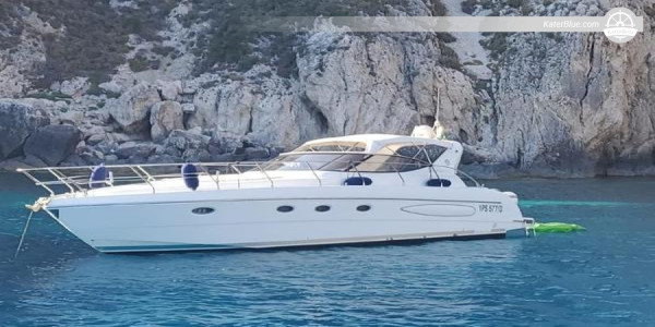 Czarter dzienny Faraglioni Rocks ze sternikiem Sorrento, Włochy