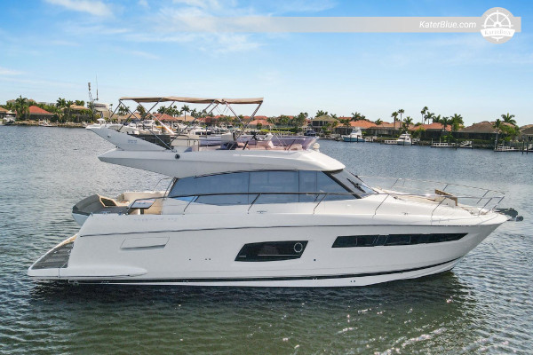 Luxusní pronájem motorové jachty na denním pobytu Hibiscus-Island Miami