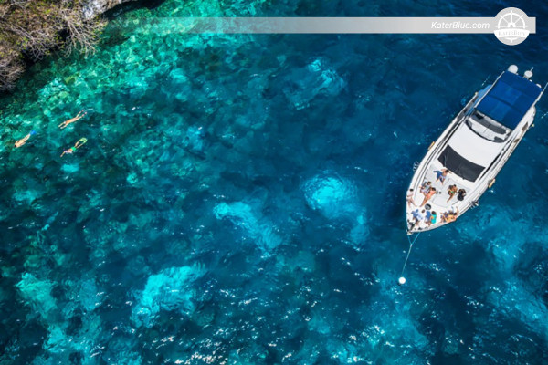 Crewed luxury motor yacht day charter offer Sanur Bali