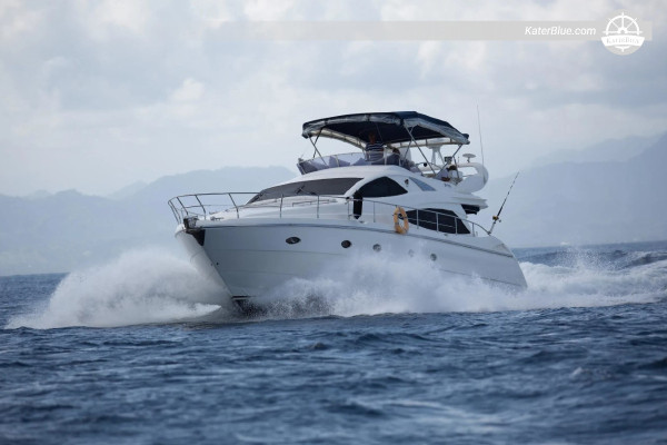 Luxury motor yacht sailing vacation Tuban Bali