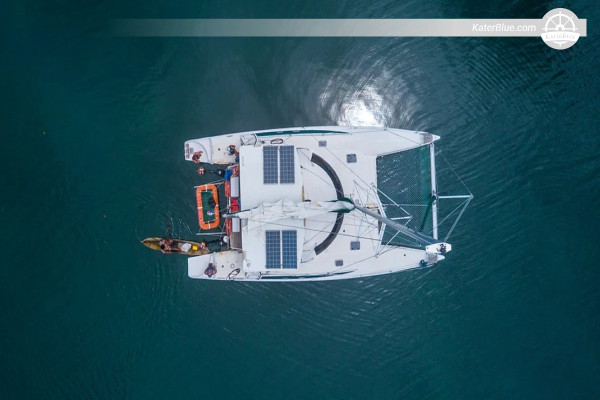 All inclusive catamaran charter Bahia-de-los-Delfines Panama