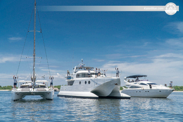 Crewed vessel day charter offer Nusa-Dua Bali