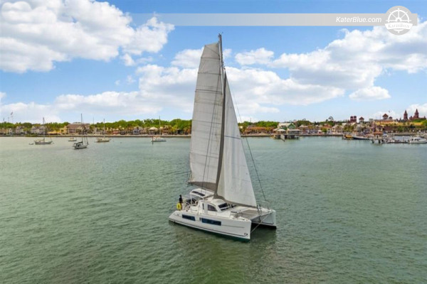 Catamaran fully catered charter offer Isla-Dupargana Panama