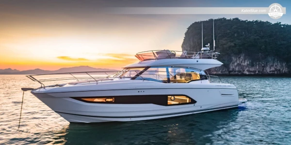 Citadel Historic Marvel Weekly Charter Saint-Tropez, Prancis