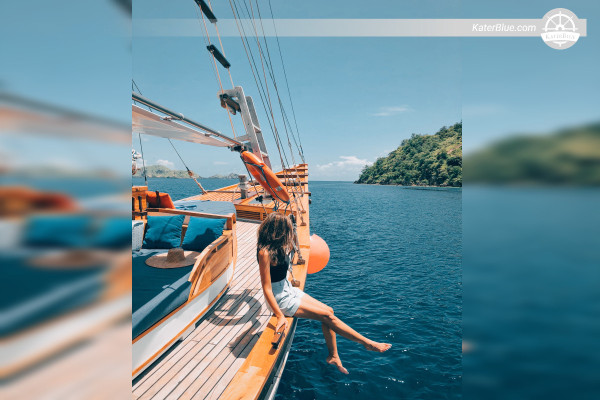 Oferta de aluguel de luxo com pernoite em goleta de madeira Manta Komodo