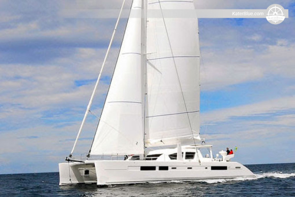 Catamaran 5 pax charter offer Lemmon-Cays Panama