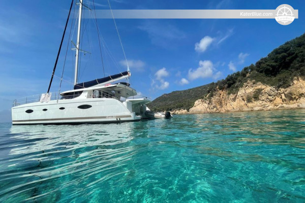Fully equipped catamaran charter offer Guna-Yala Panama