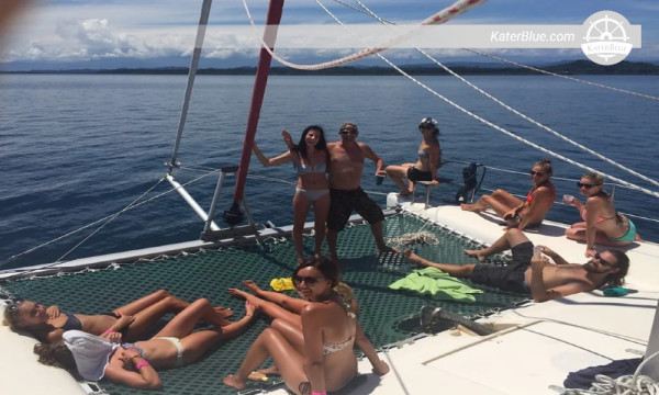 Luxury catamaran sunset charter Bahia-de-los-Delfines Panama