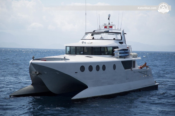 Austral vessel day charter offer Lembongan Bali